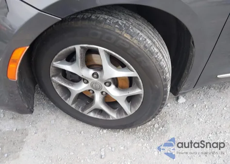 2017 Chrysler Pacifica Touring-L z USA, uszkodzony, nr VIN 2C4RC1BG4HR729442